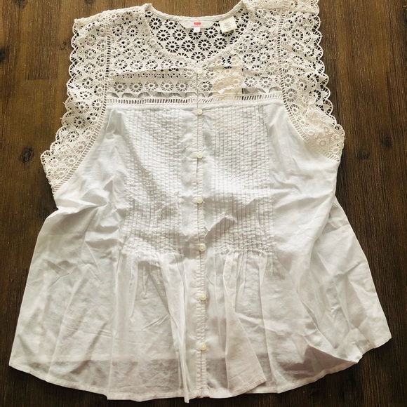 Levi’s Sleeveless Lace Top - Picture 3 of 5